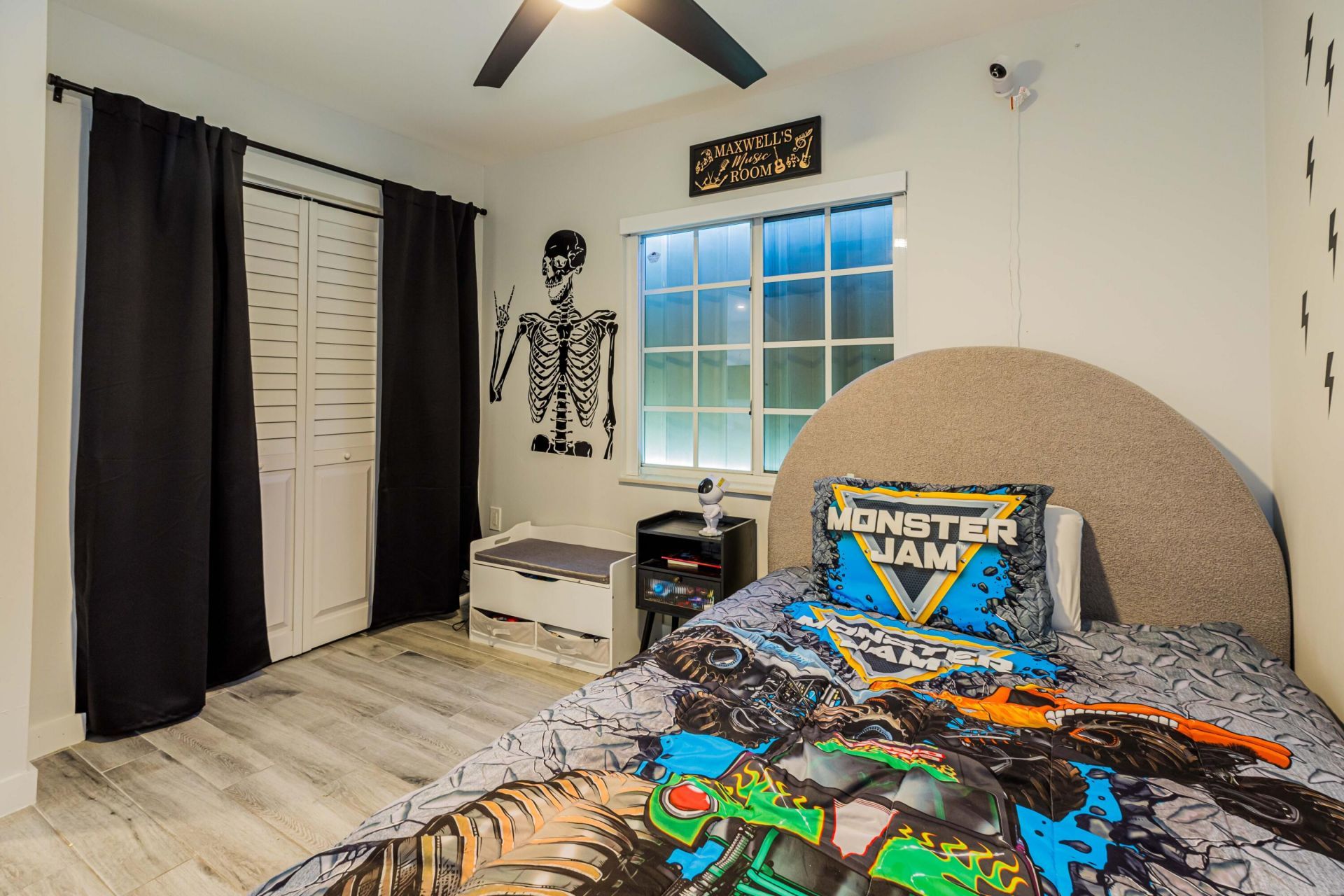 9058 NW 192nd Terrace, Miami Lakes, FL 33018 Photo