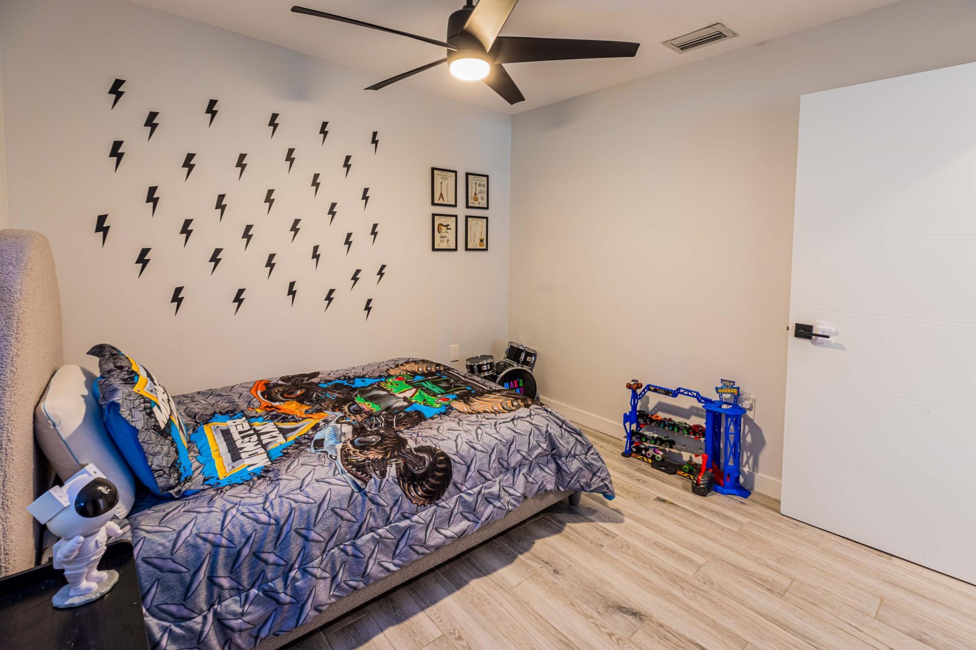 9058 NW 192nd Terrace, Miami Lakes, FL 33018 Photo