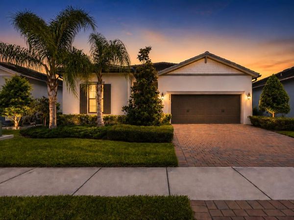 599 SE Villandry Way, Port St. Lucie, FL 34984