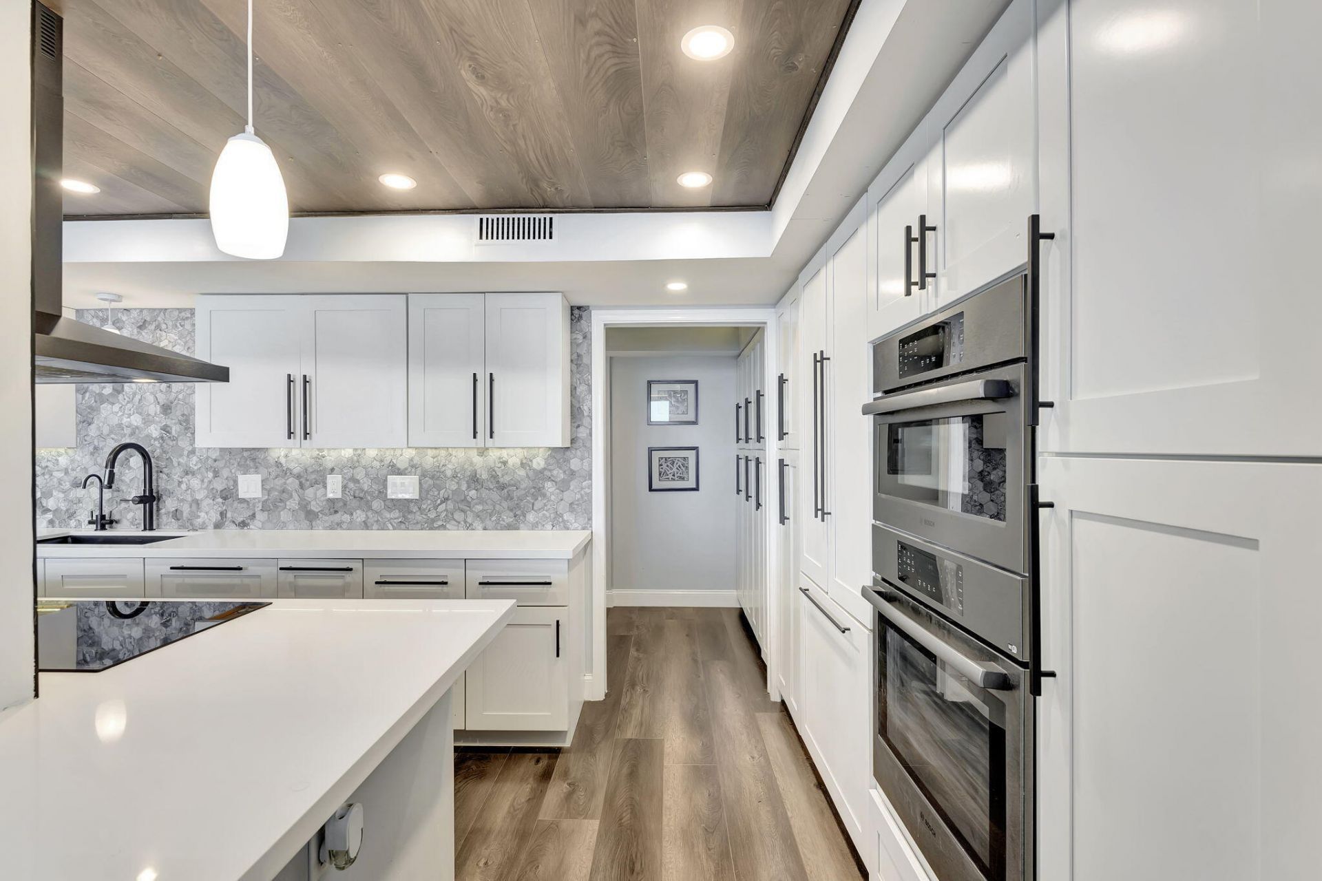 1890 S Ocean Drive, Unit 2103, Hallandale Beach, FL 33009 Photo