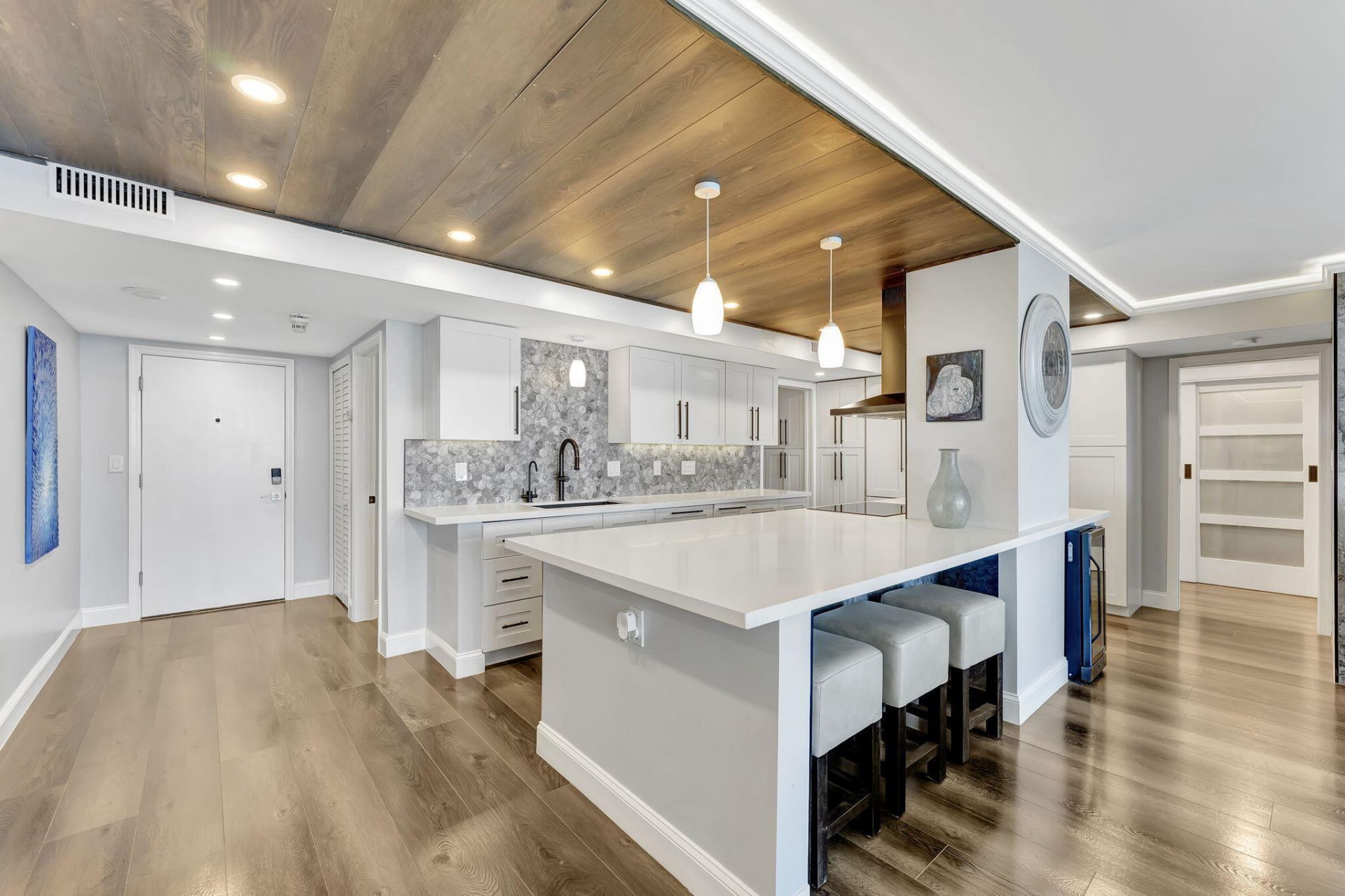 1890 S Ocean Drive, Unit 2103, Hallandale Beach, FL 33009 Photo