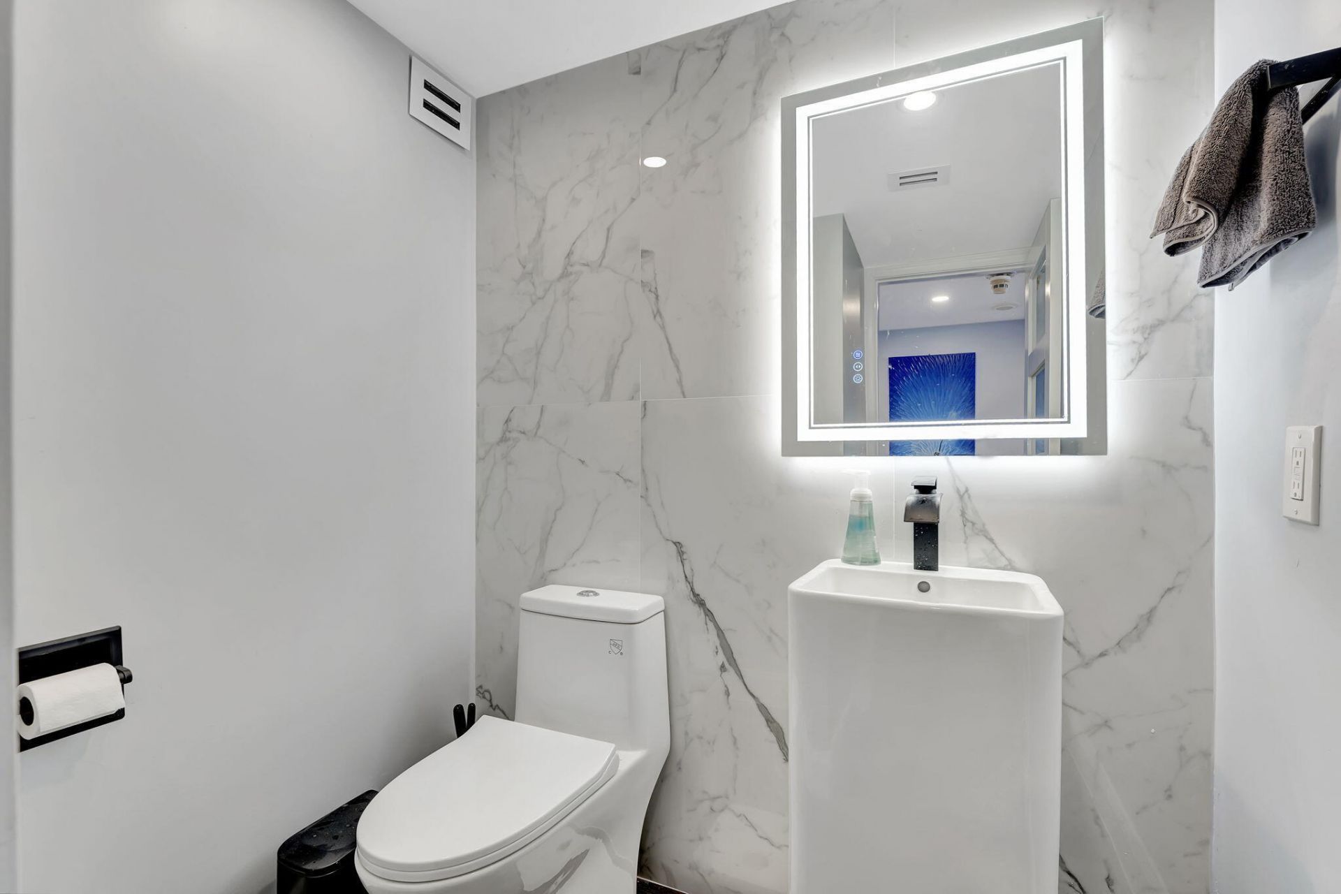 1890 S Ocean Drive, Unit 2103, Hallandale Beach, FL 33009 Photo