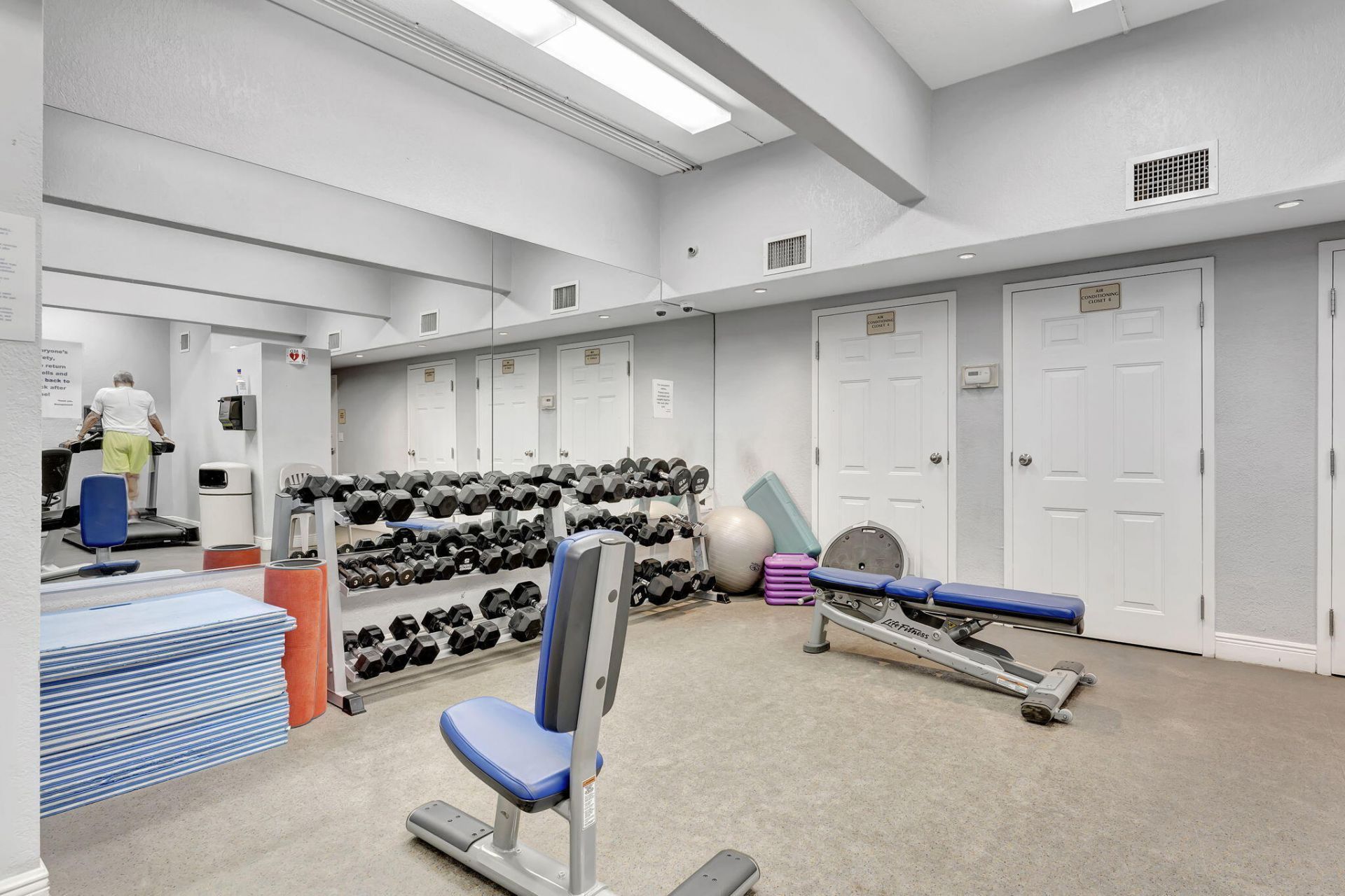 1890 S Ocean Drive, Unit 2103, Hallandale Beach, FL 33009 Photo