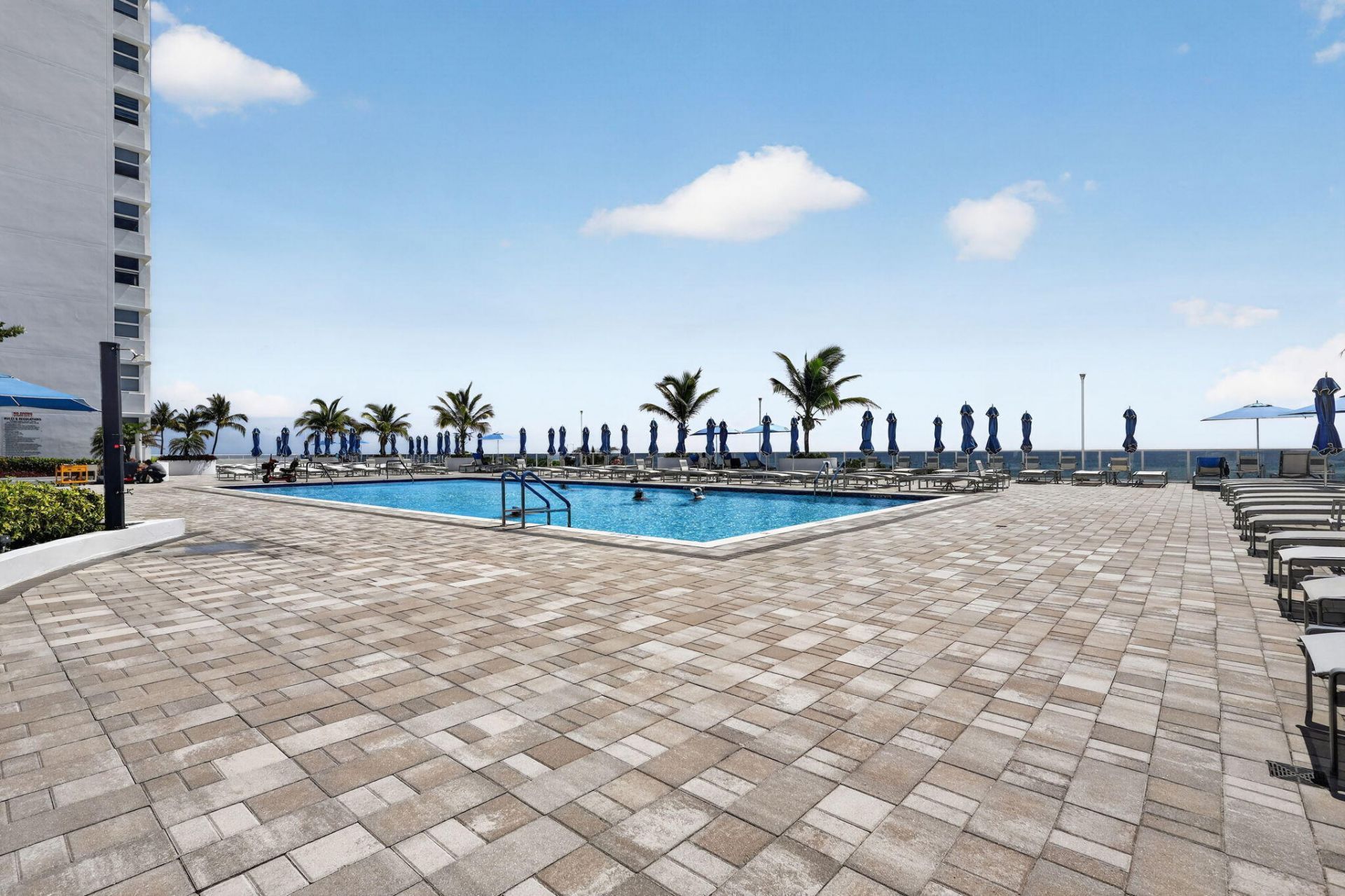 1890 S Ocean Drive, Unit 2103, Hallandale Beach, FL 33009 Photo