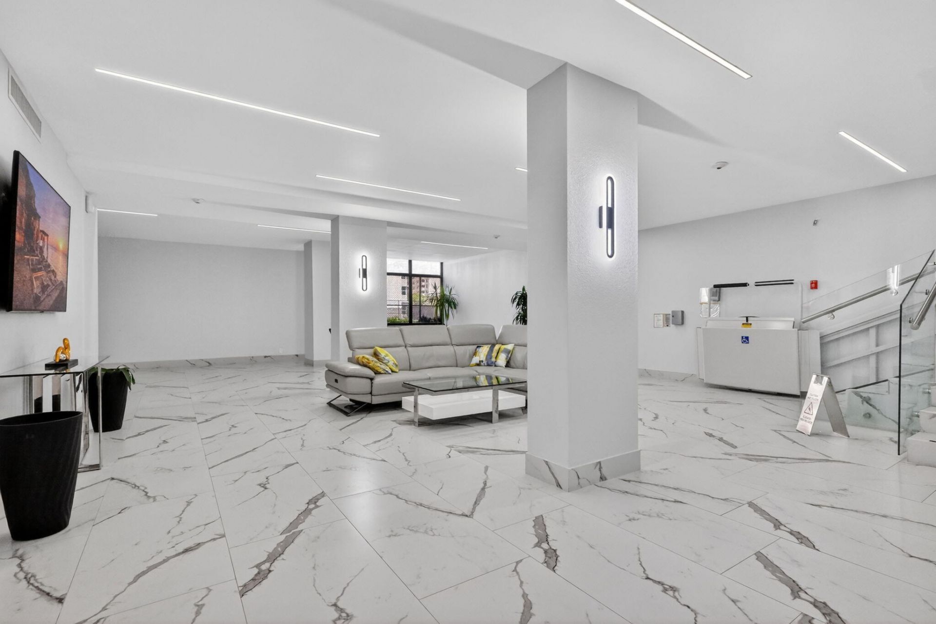 1890 S Ocean Drive, Unit 2103, Hallandale Beach, FL 33009 Photo