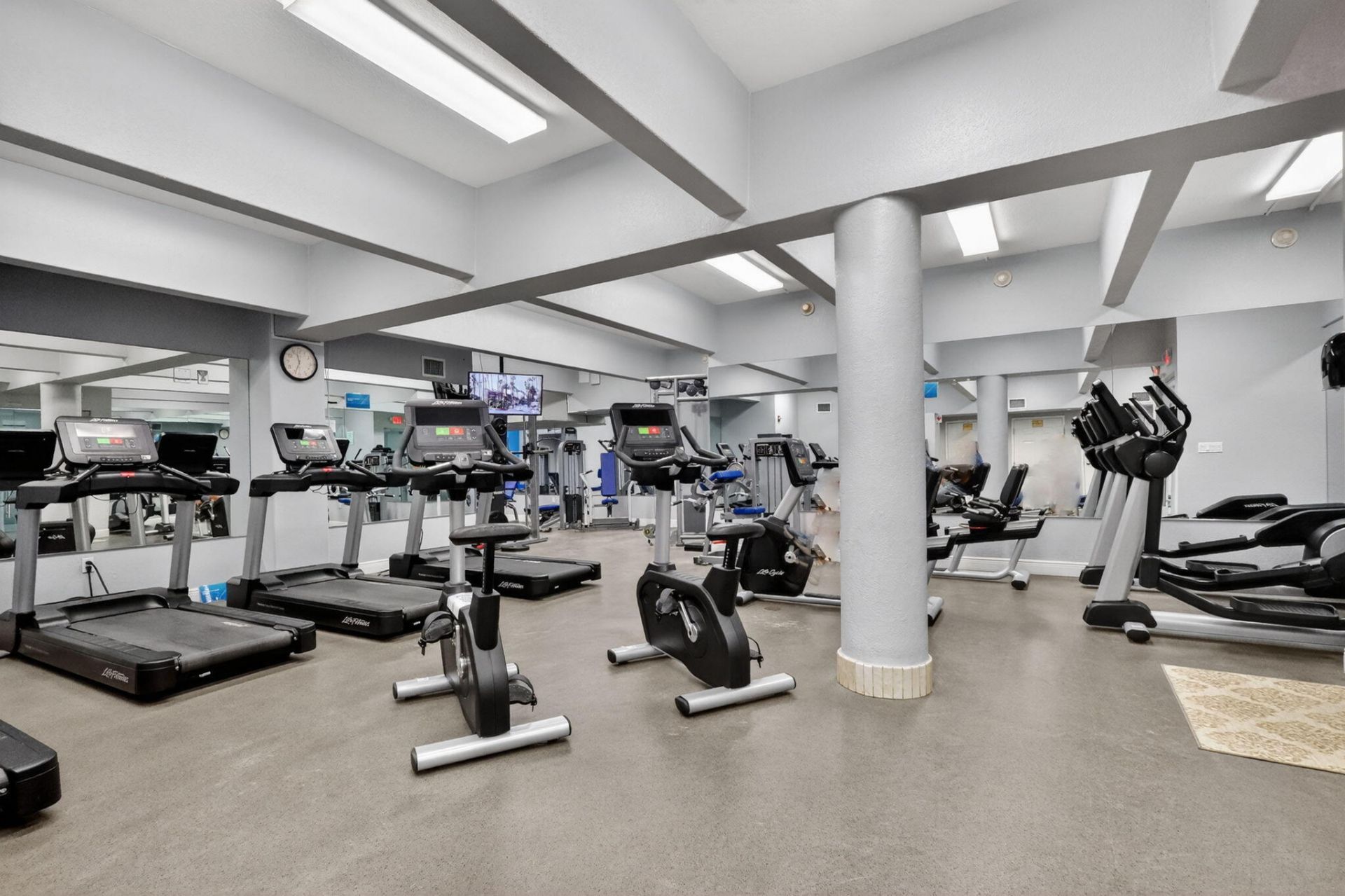1890 S Ocean Drive, Unit 2103, Hallandale Beach, FL 33009 Photo