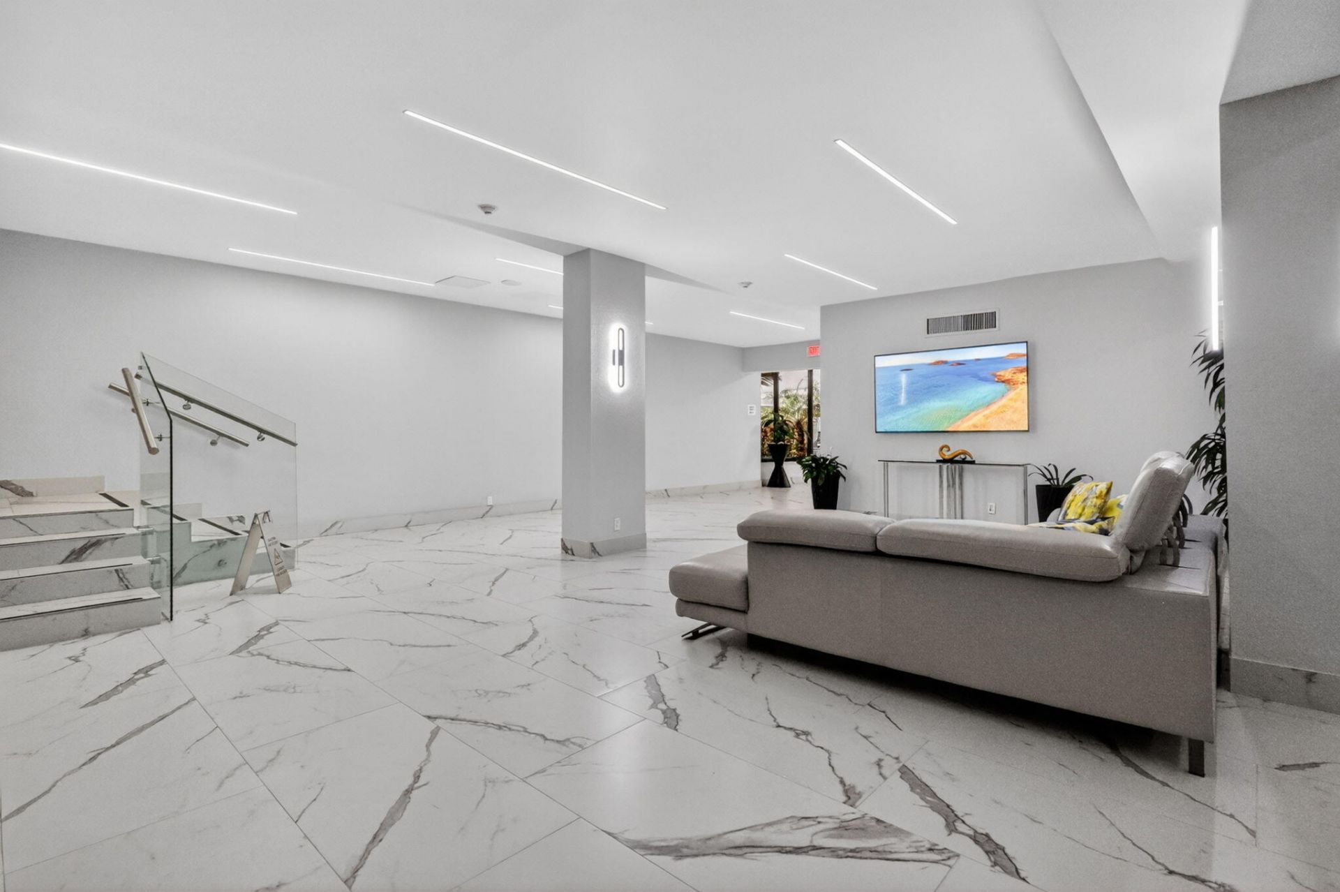 1890 S Ocean Drive, Unit 2103, Hallandale Beach, FL 33009 Photo