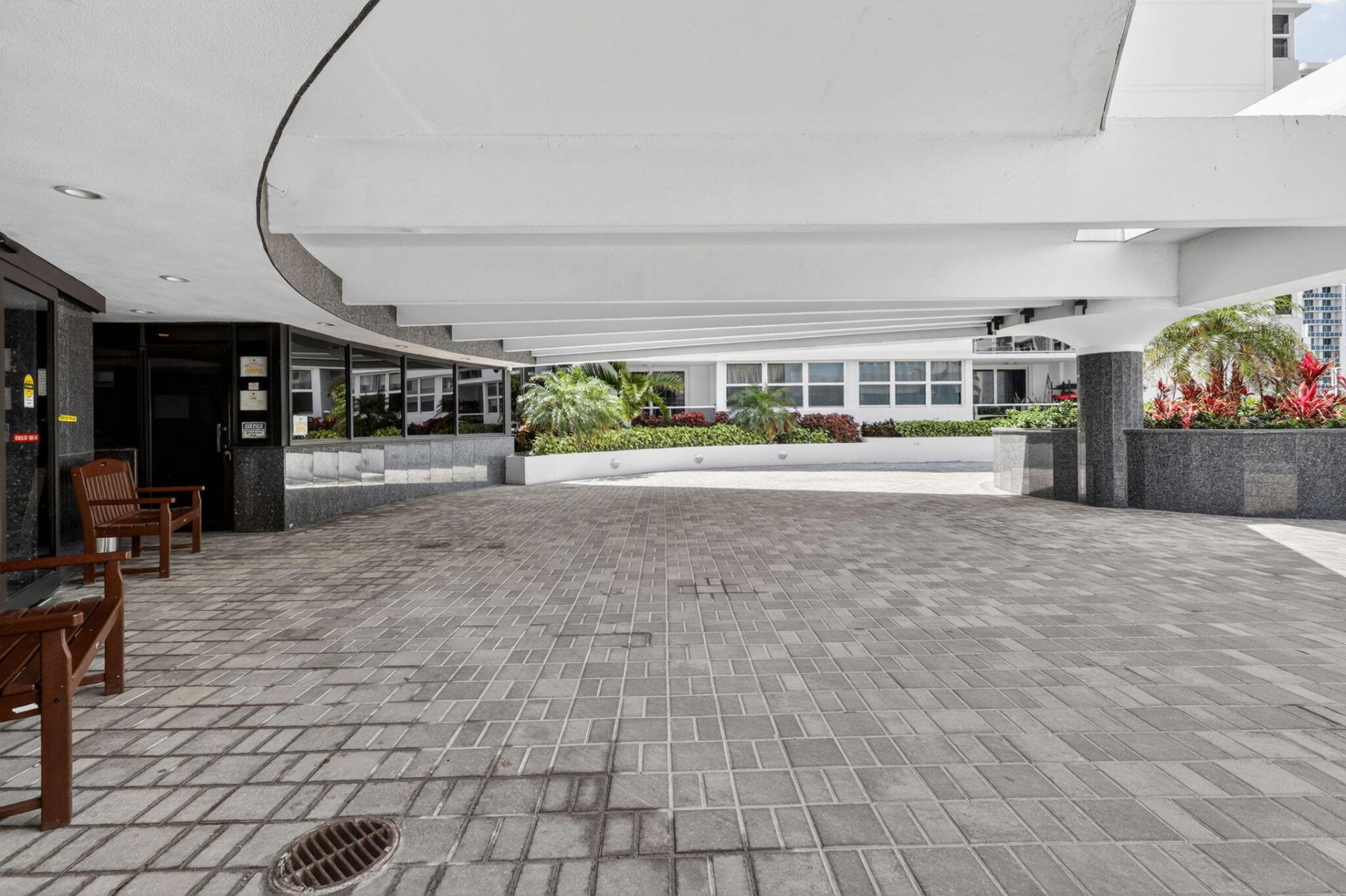1890 S Ocean Drive, Unit 2103, Hallandale Beach, FL 33009 Photo