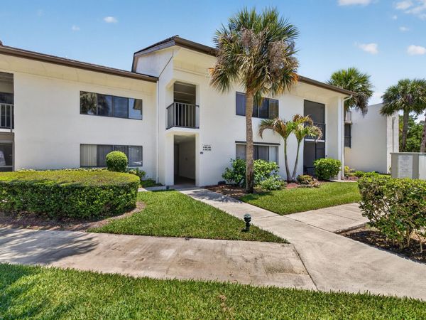 3500 Twin Lakes Terrace, Unit 202, Fort Pierce, FL 34951