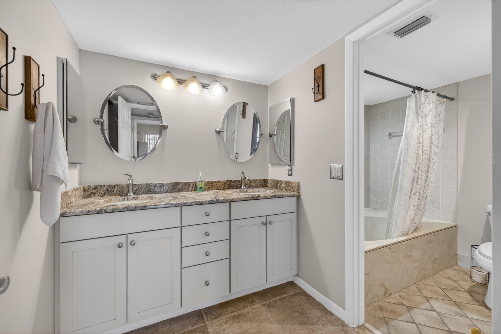 3500 Twin Lakes Terrace, Unit 202, Fort Pierce, FL 34951 Photo
