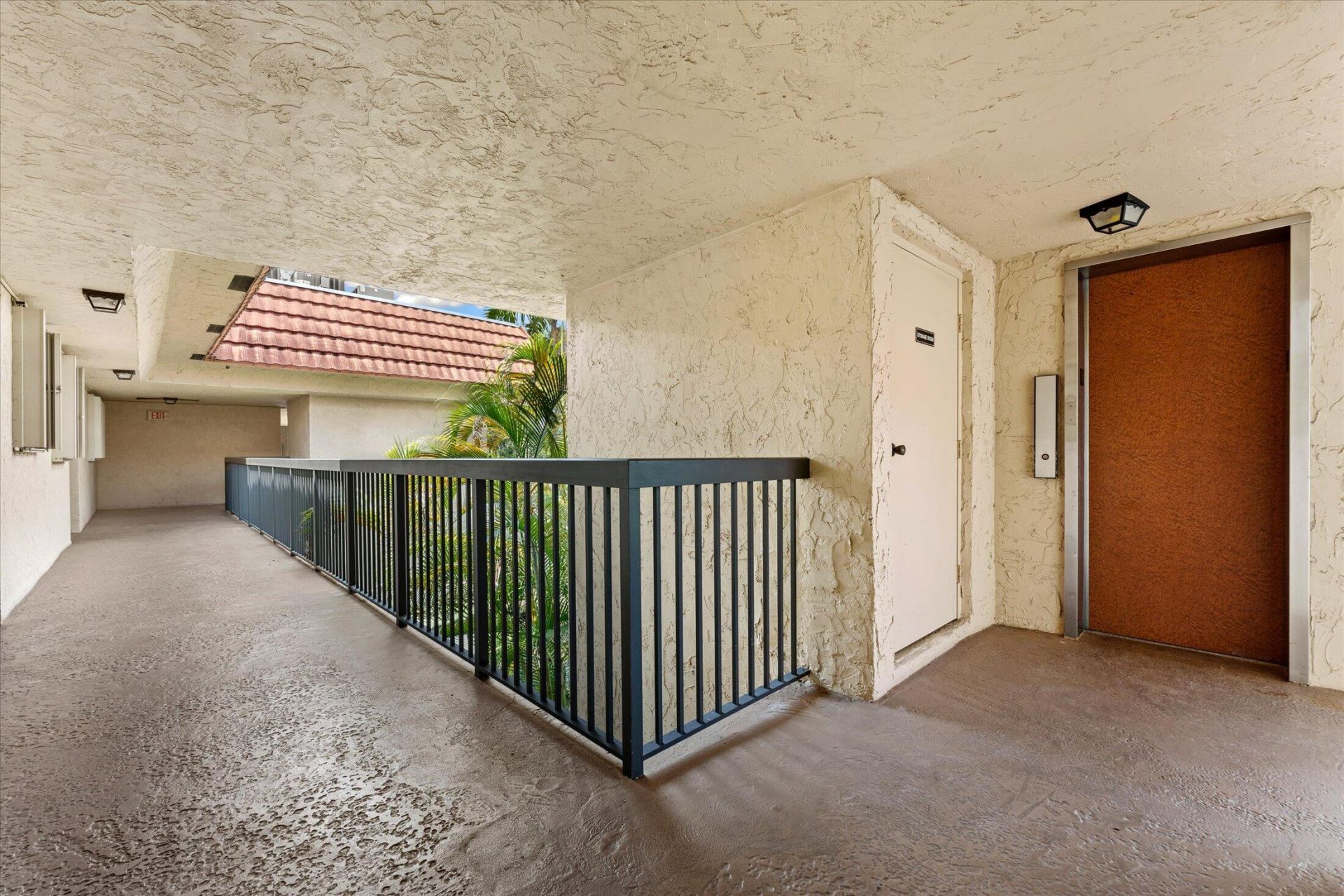 200 W Jacaranda Country Club Drive, Unit 3c, Plantation, FL 33324 Photo