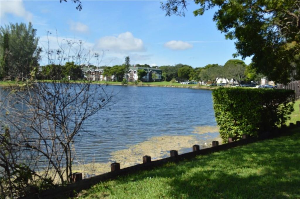 3730 Inverrary Drive, Unit 2t, Lauderhill, FL 33319 Photo