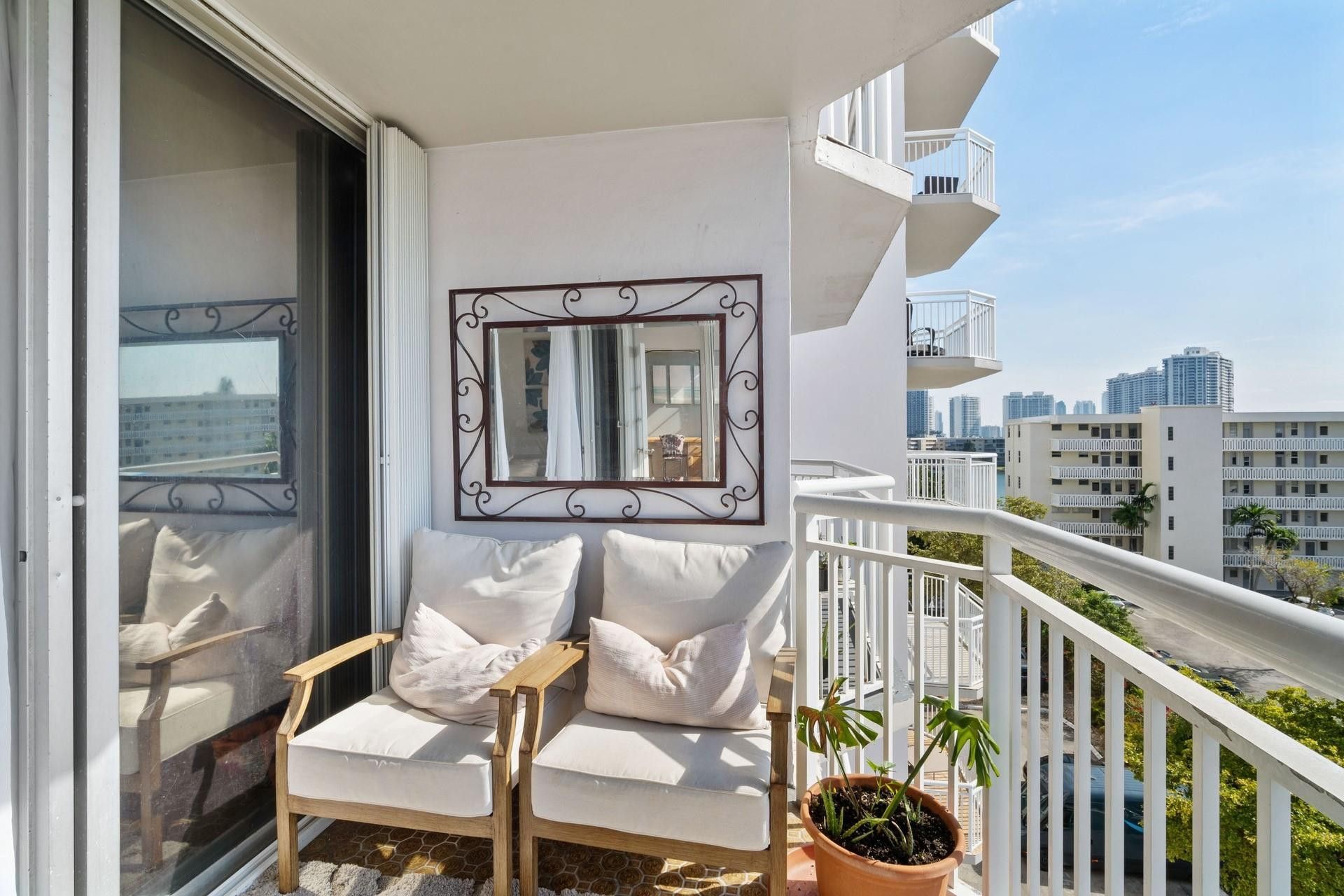 18021 Biscayne Boulevard, Unit 504, Aventura, FL 33160 Photo