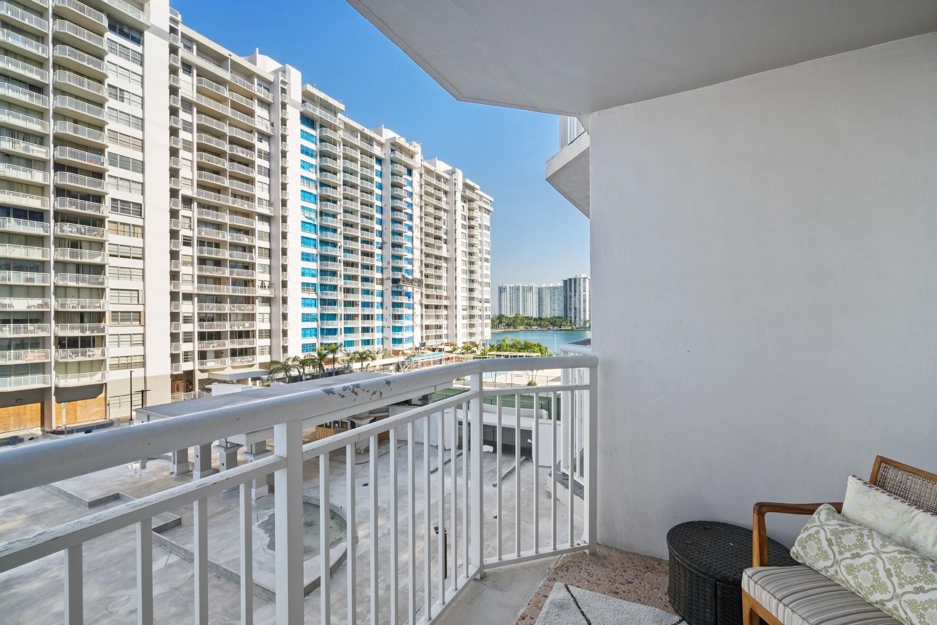 18021 Biscayne Boulevard, Unit 504, Aventura, FL 33160 Photo