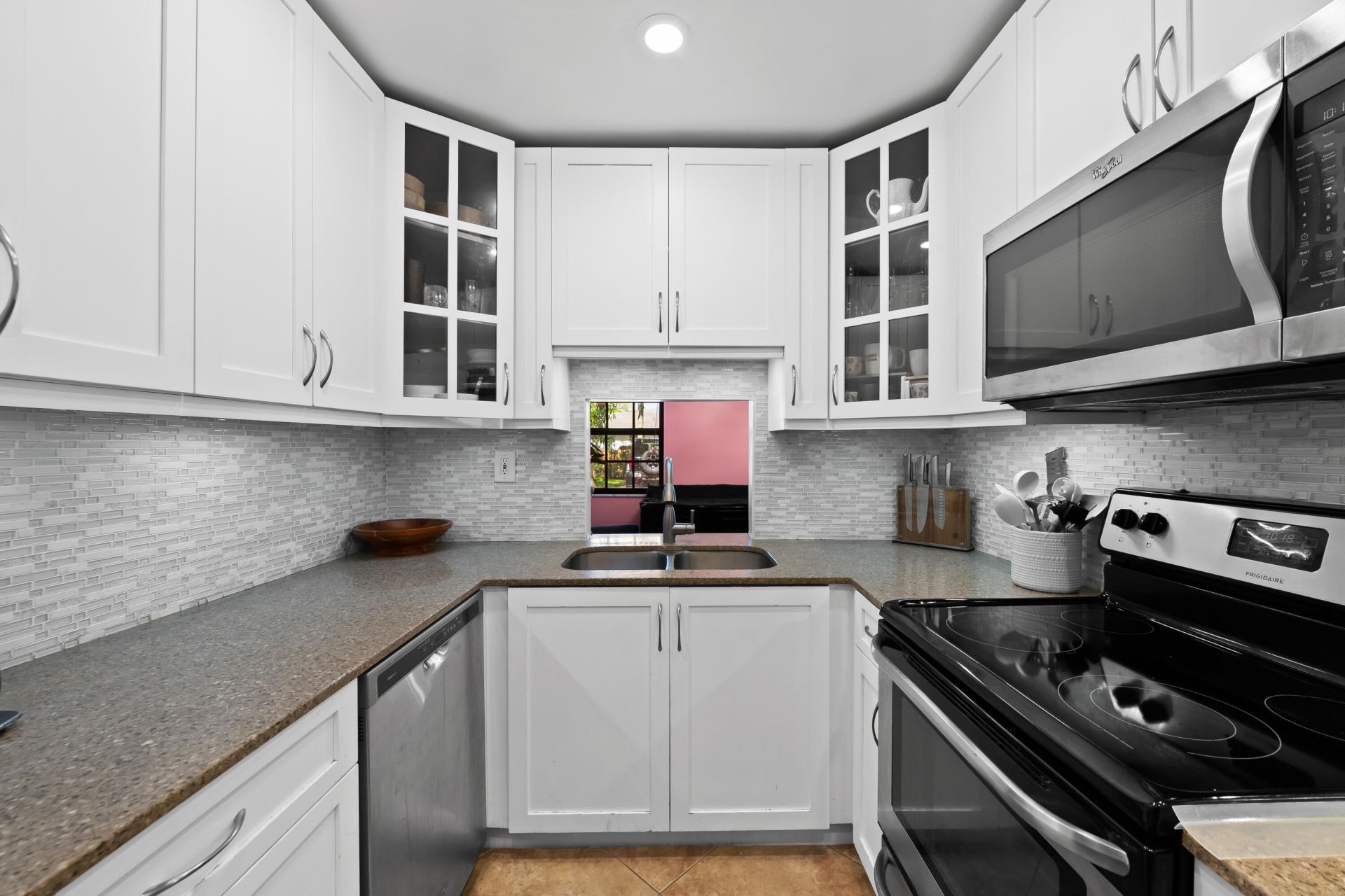 201 NE 16th Place, Unit 104, Fort Lauderdale, FL 33305 Photo
