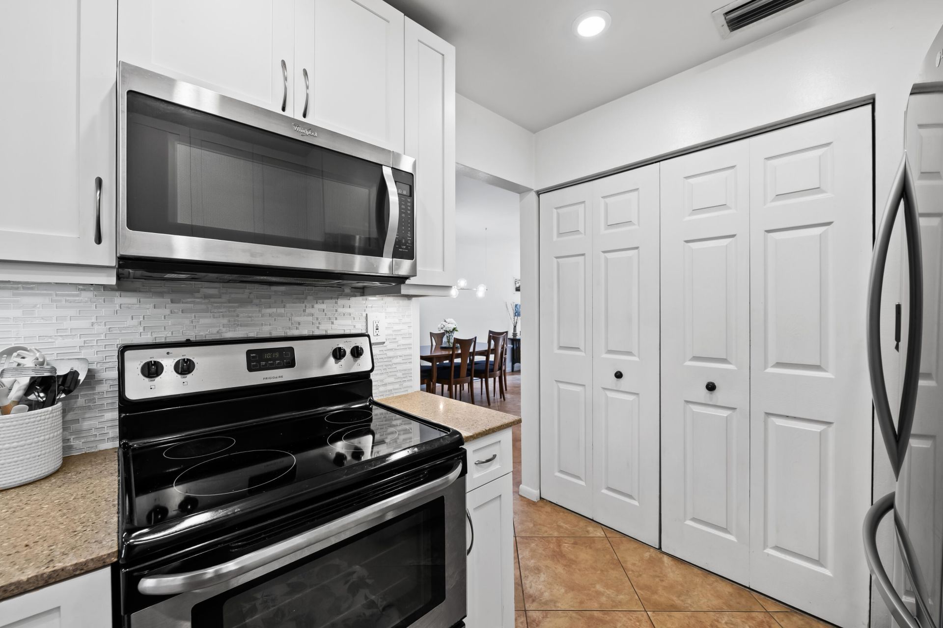 201 NE 16th Place, Unit 104, Fort Lauderdale, FL 33305 Photo