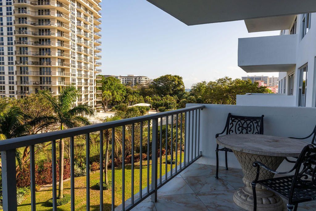 875 E Camino Real, Boca Raton, FL 33432 Photo