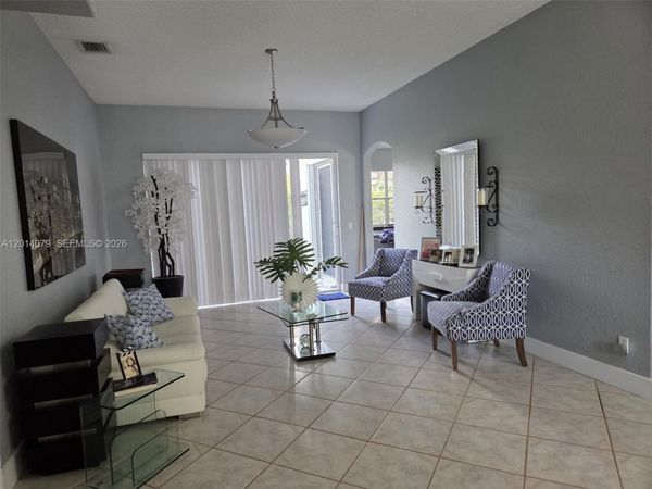 1101 NW 180th Ave , Pembroke Pines, FL 33029