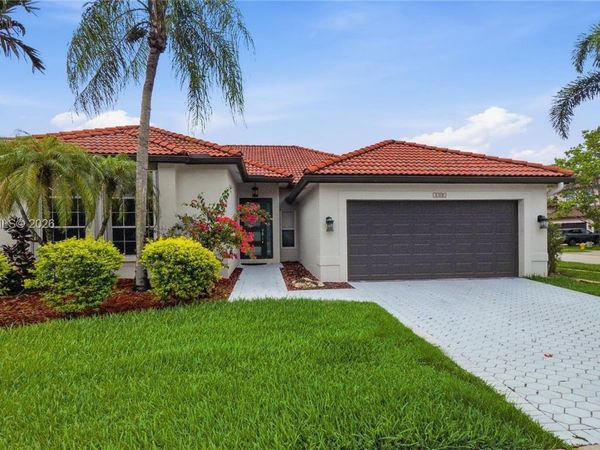 1101 NW 180th Ave , Pembroke Pines, FL 33029