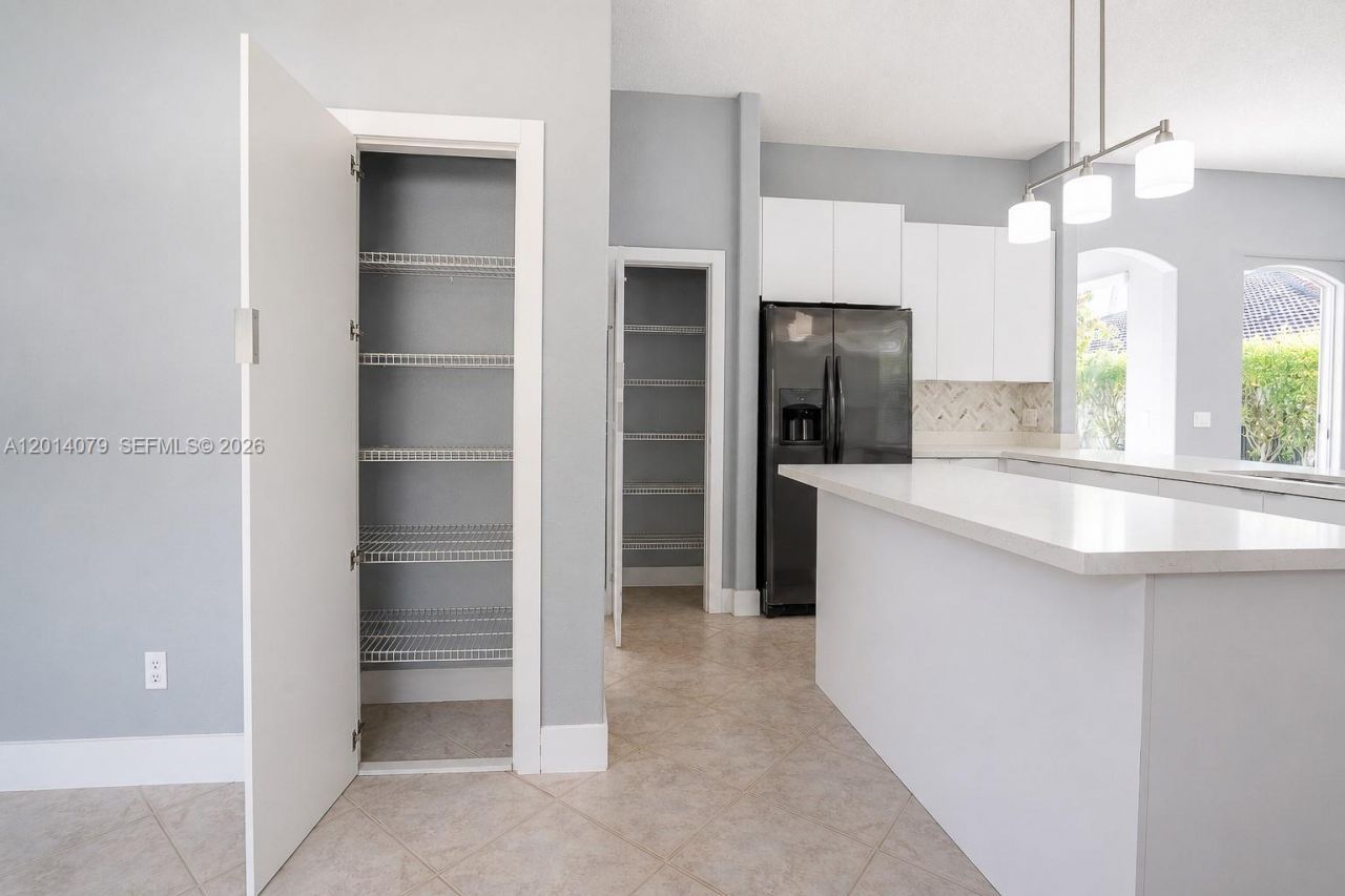 1101 NW 180th Ave, Pembroke Pines, FL 33029 Photo