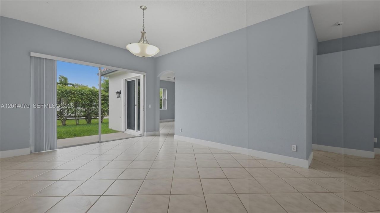 1101 NW 180th Ave , Pembroke Pines, FL 33029 Photo