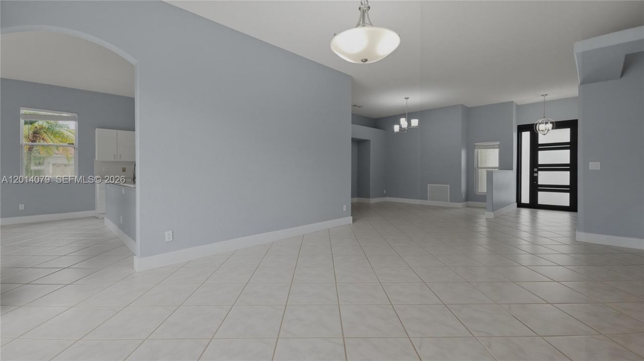 1101 NW 180th Ave , Pembroke Pines, FL 33029 Photo