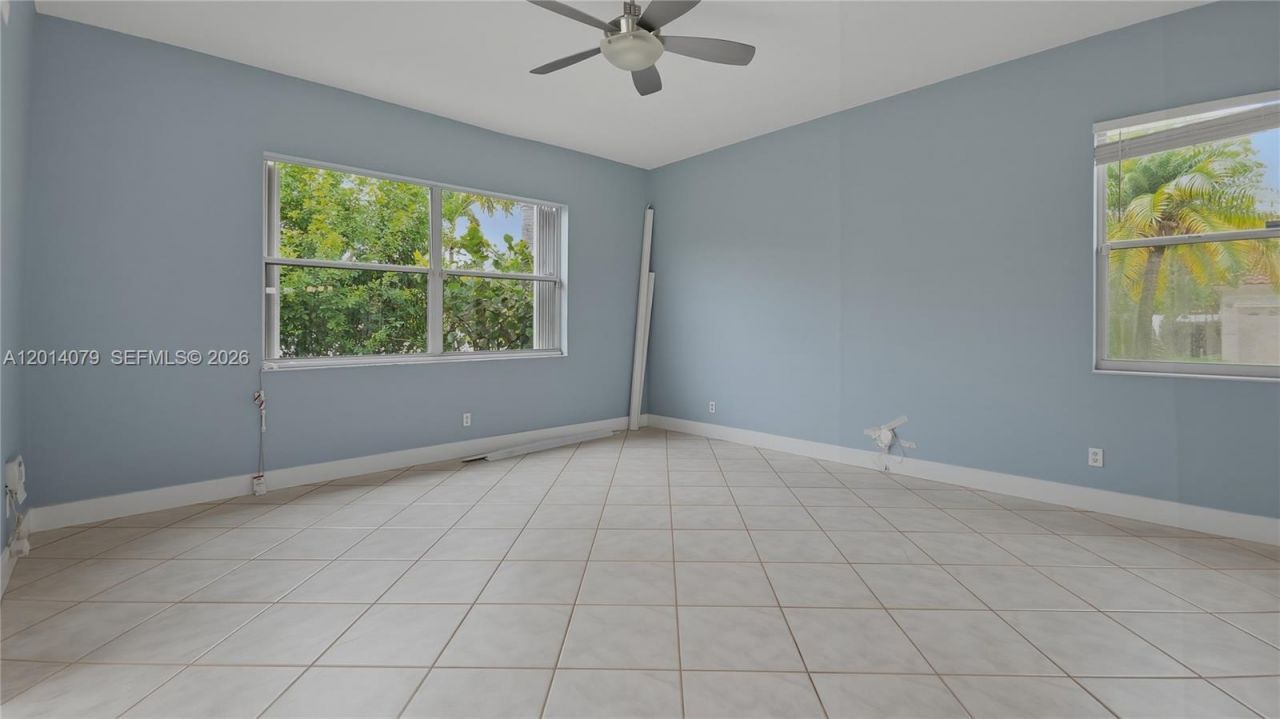 1101 NW 180th Ave , Pembroke Pines, FL 33029 Photo