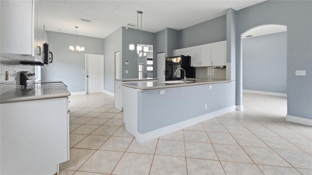 1101 NW 180th Ave , Pembroke Pines, FL 33029 Photo