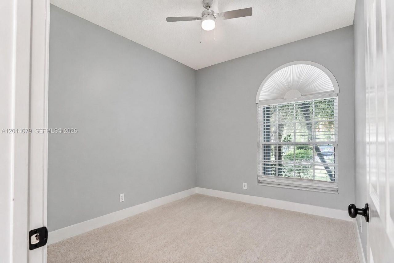 1101 NW 180th Ave, Pembroke Pines, FL 33029 Photo