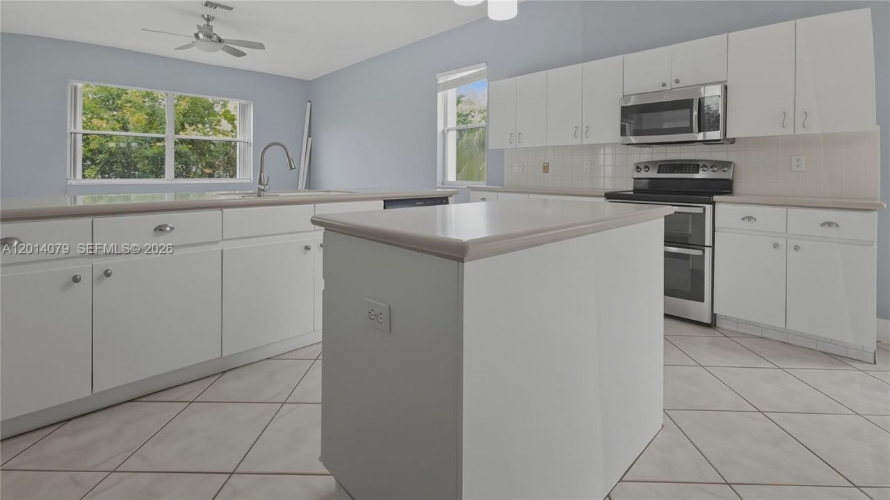 1101 NW 180th Ave , Pembroke Pines, FL 33029 Photo