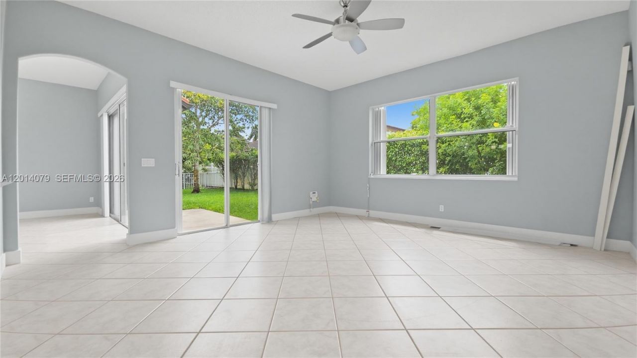 1101 NW 180th Ave , Pembroke Pines, FL 33029 Photo