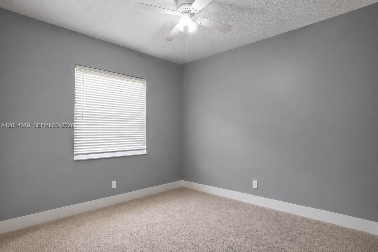 1101 NW 180th Ave, Pembroke Pines, FL 33029 Photo