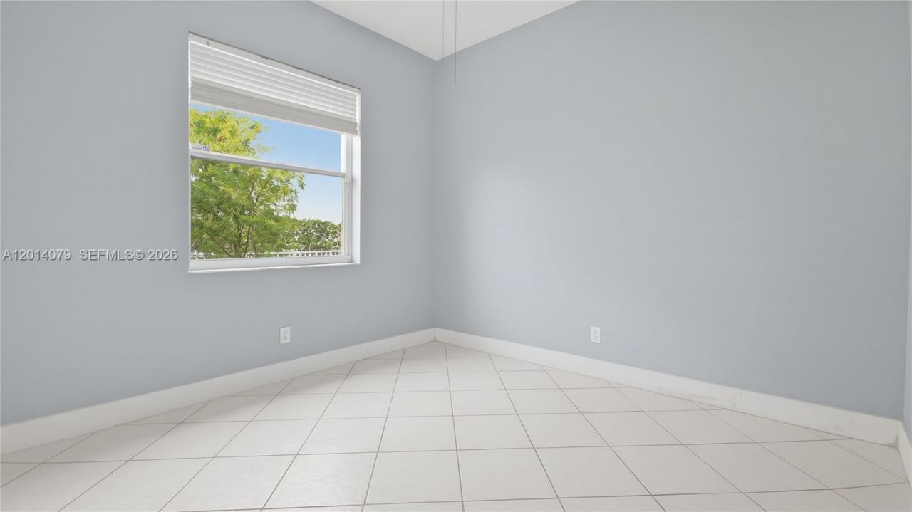 1101 NW 180th Ave , Pembroke Pines, FL 33029 Photo