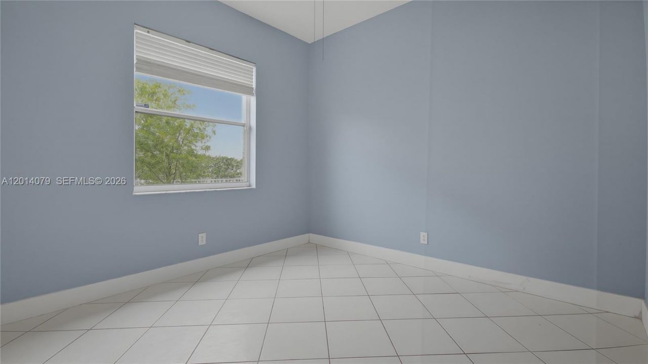 1101 NW 180th Ave , Pembroke Pines, FL 33029 Photo