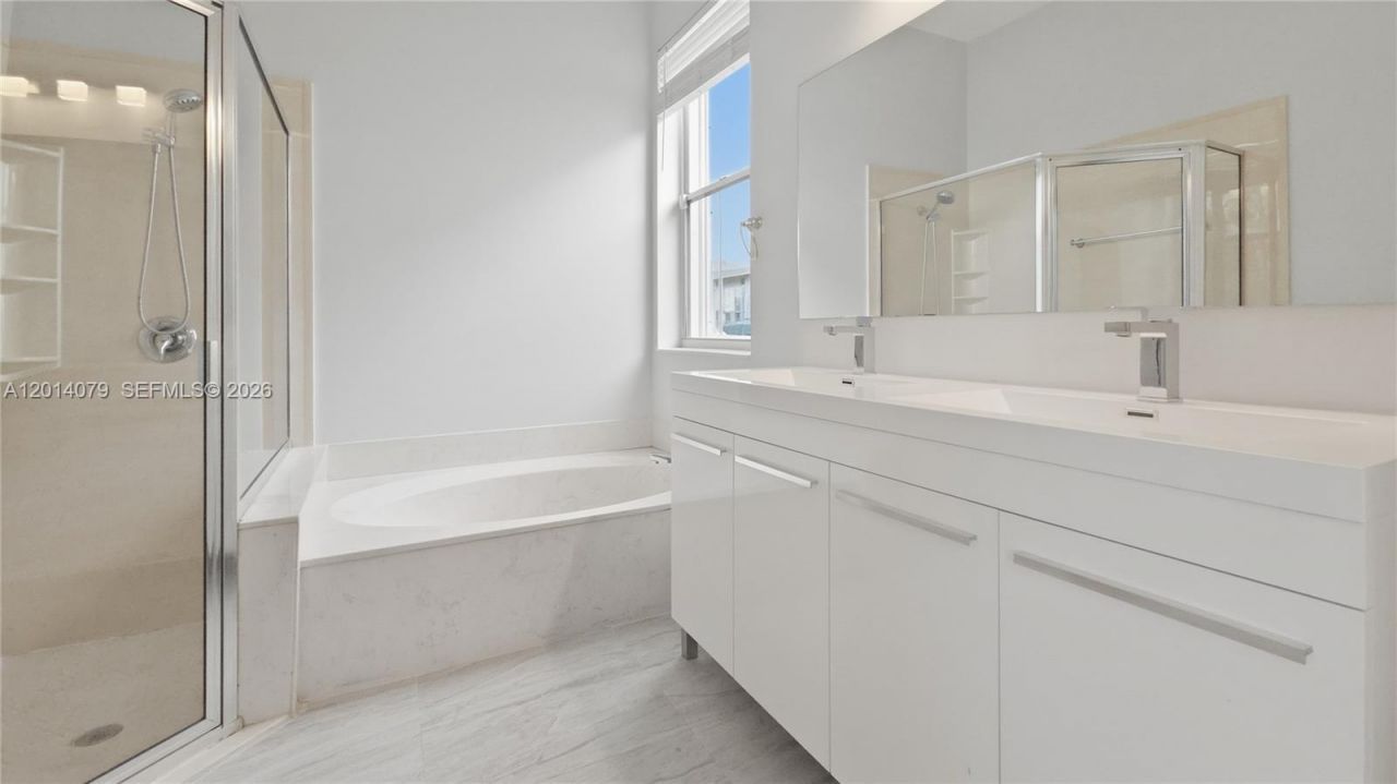 1101 NW 180th Ave , Pembroke Pines, FL 33029 Photo