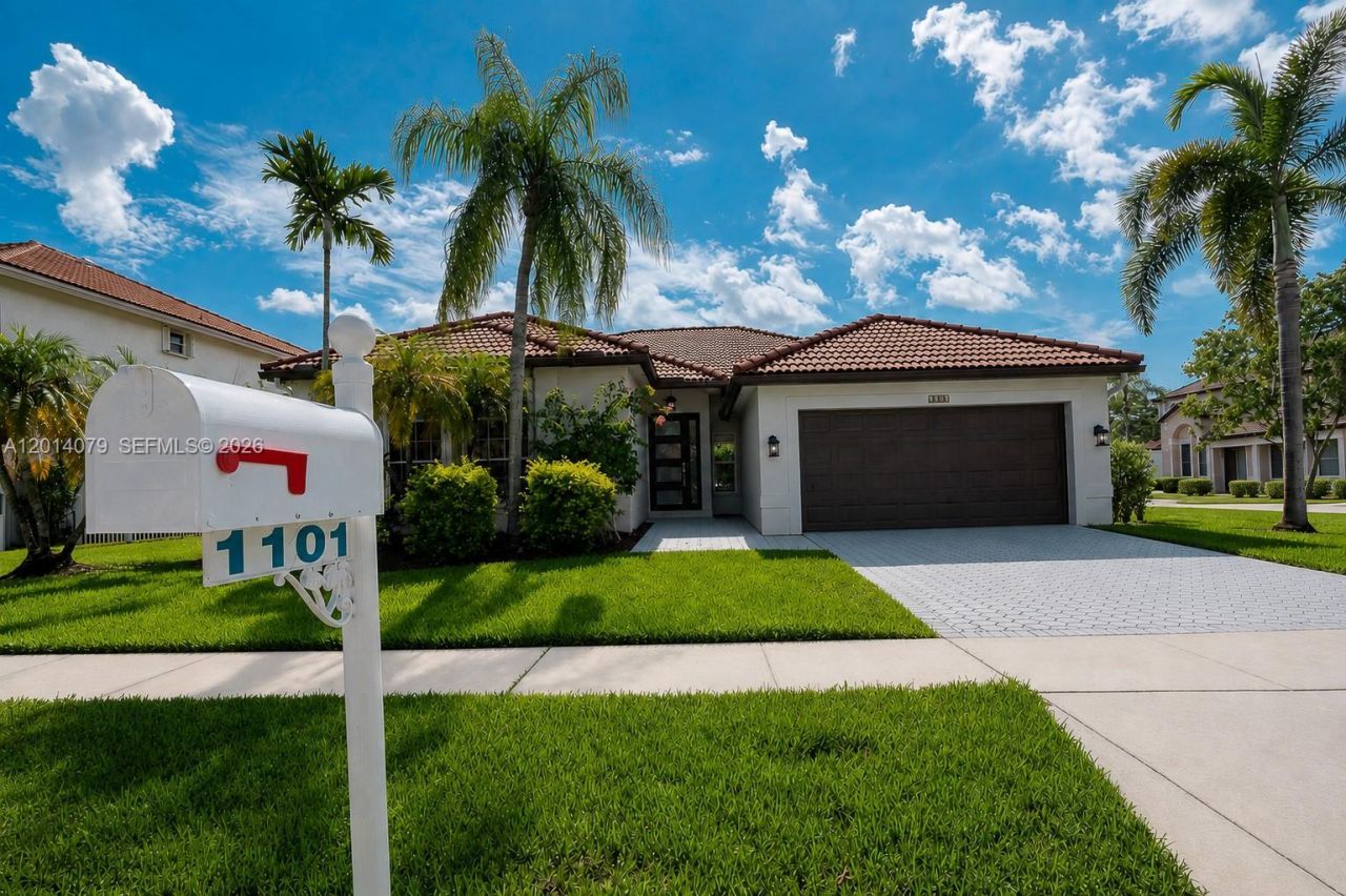 1101 NW 180th Ave, Pembroke Pines, FL 33029 Photo
