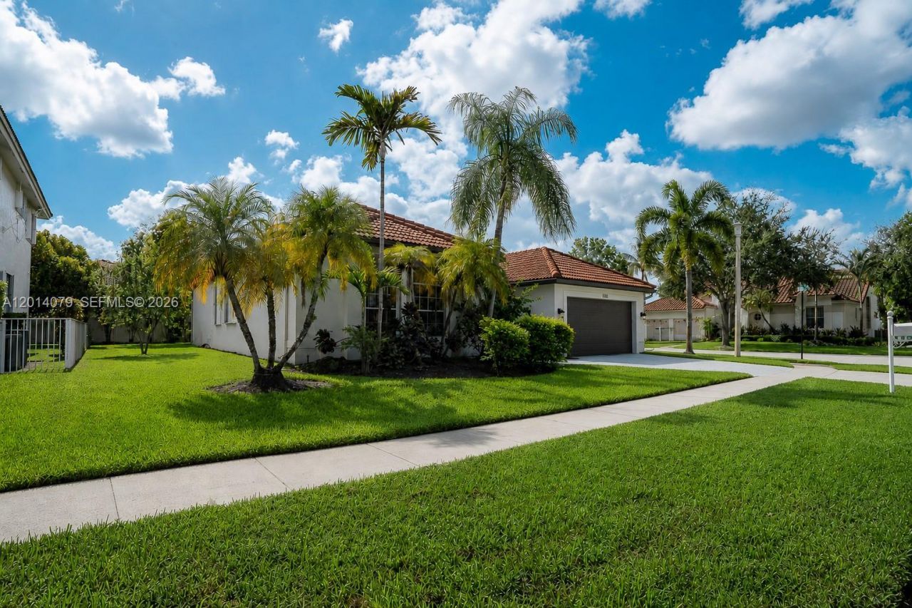 1101 NW 180th Ave, Pembroke Pines, FL 33029 Photo
