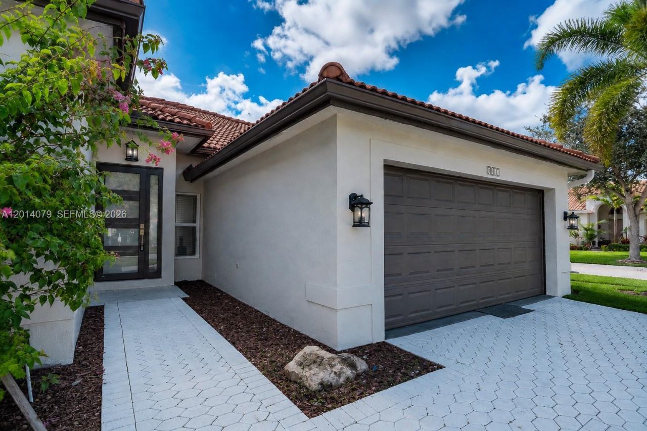 1101 NW 180th Ave, Pembroke Pines, FL 33029 Photo