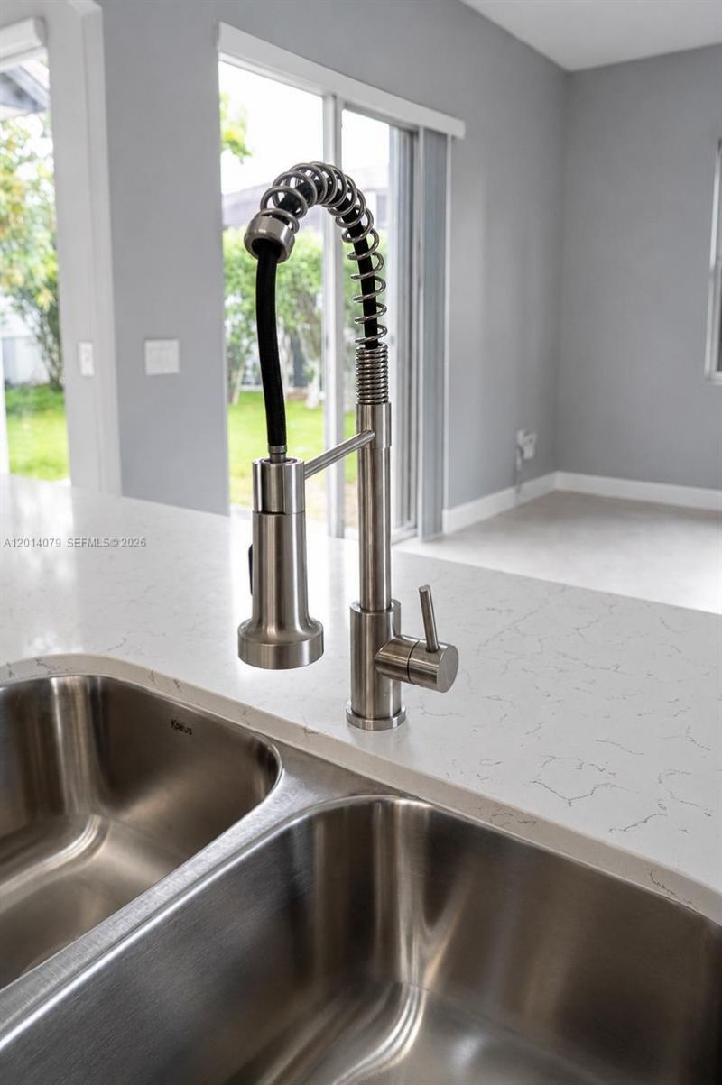 1101 NW 180th Ave, Pembroke Pines, FL 33029 Photo