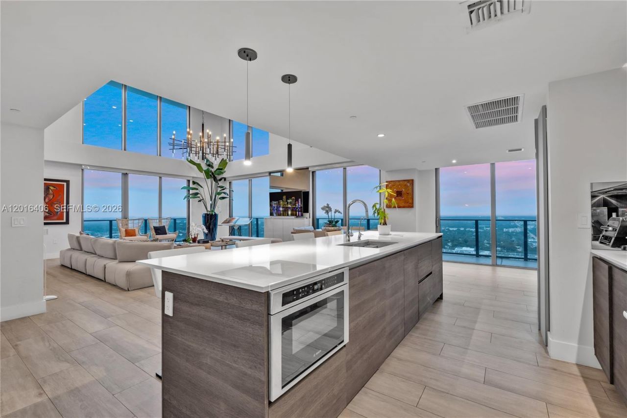 121 NE 34th St, Unit PH3217, Miami, FL 33137 Photo