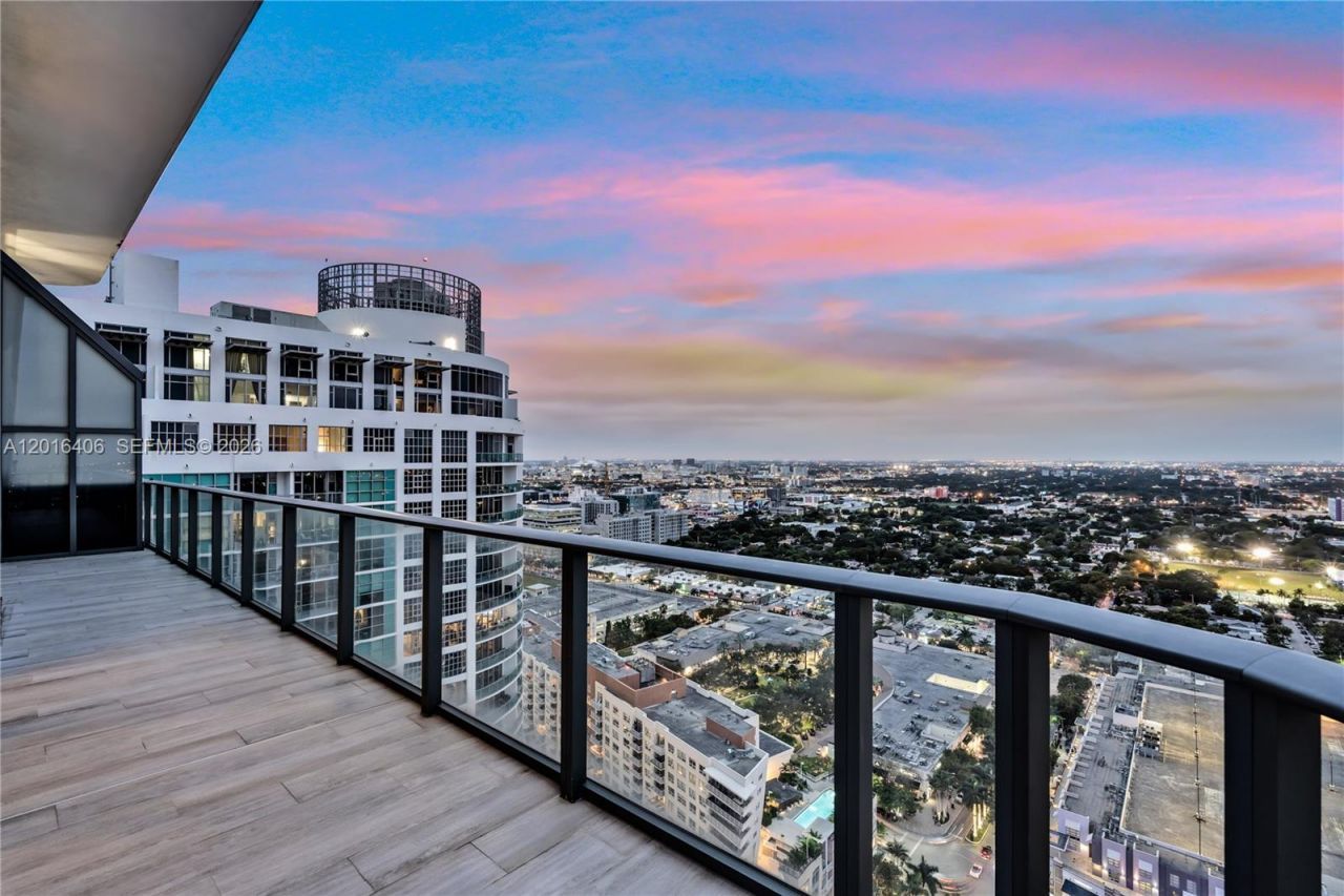 121 NE 34th St, Unit PH3217, Miami, FL 33137 Photo