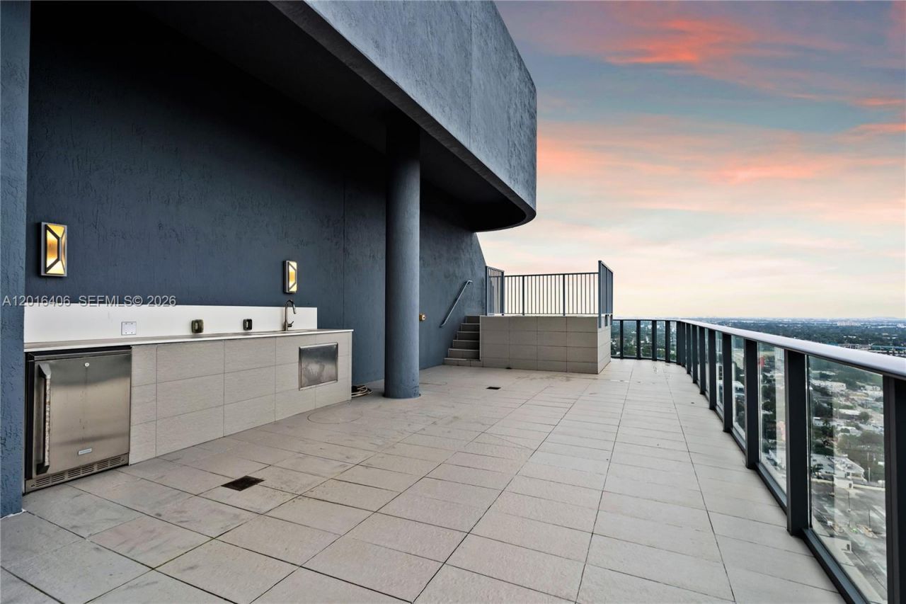 121 NE 34th St, Unit PH3217, Miami, FL 33137 Photo