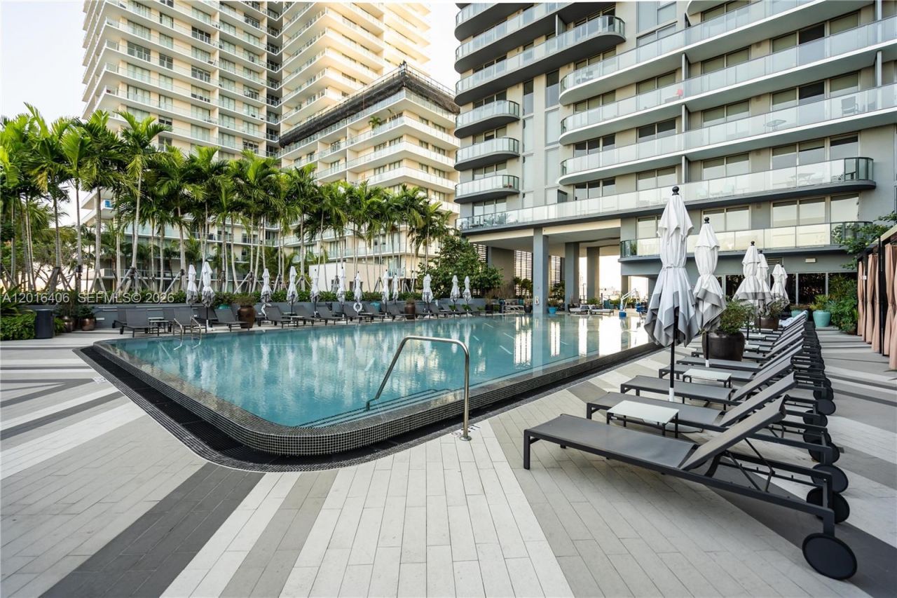 121 NE 34th St, Unit PH3217, Miami, FL 33137 Photo