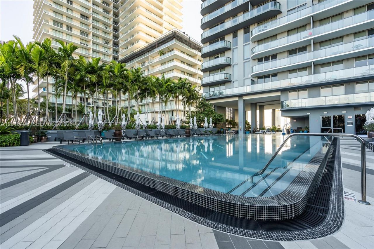 121 NE 34th St, Unit PH3217, Miami, FL 33137 Photo