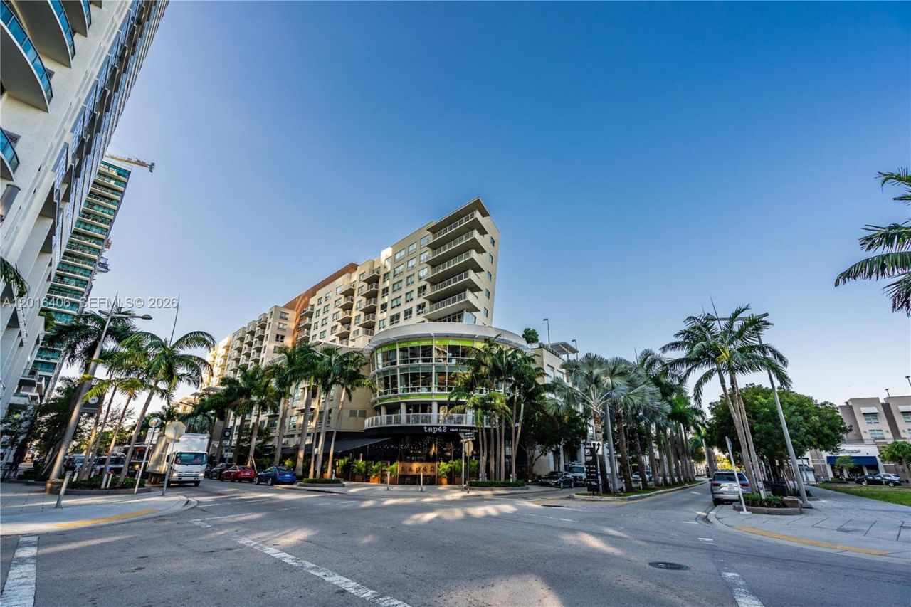 121 NE 34th St, Unit PH3217, Miami, FL 33137 Photo