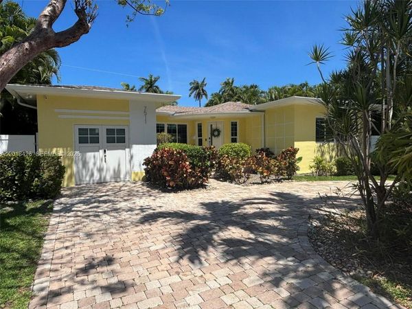 7511 Miami View Dr, North Bay Village, FL 33141
