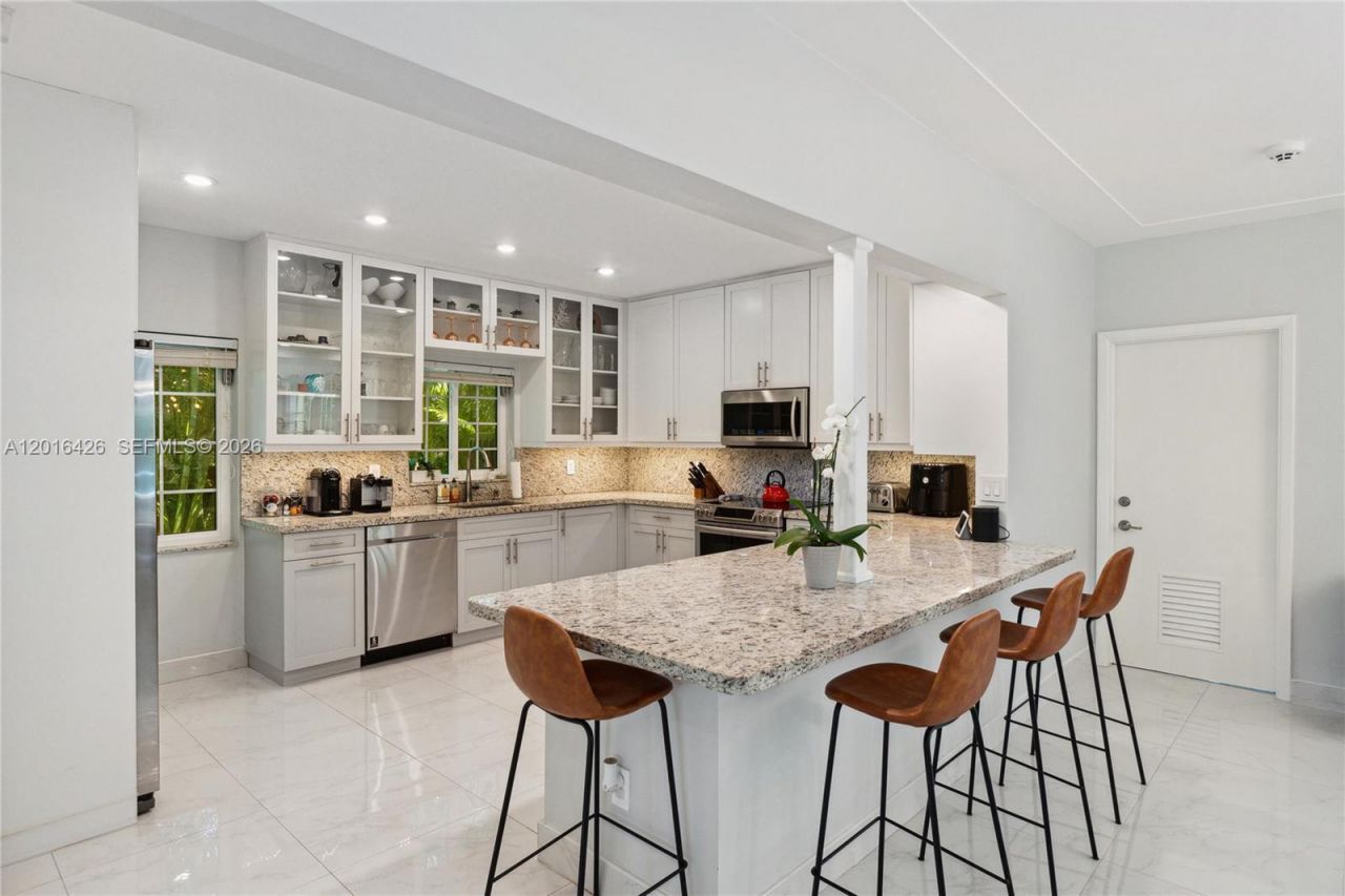 7511 Miami View Dr, North Bay Village, FL 33141 Photo