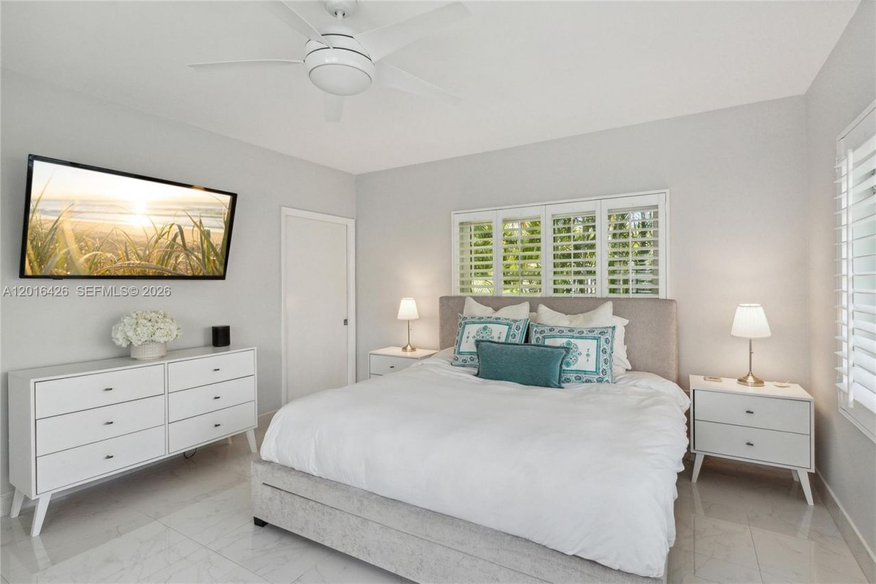 7511 Miami View Dr, North Bay Village, FL 33141 Photo