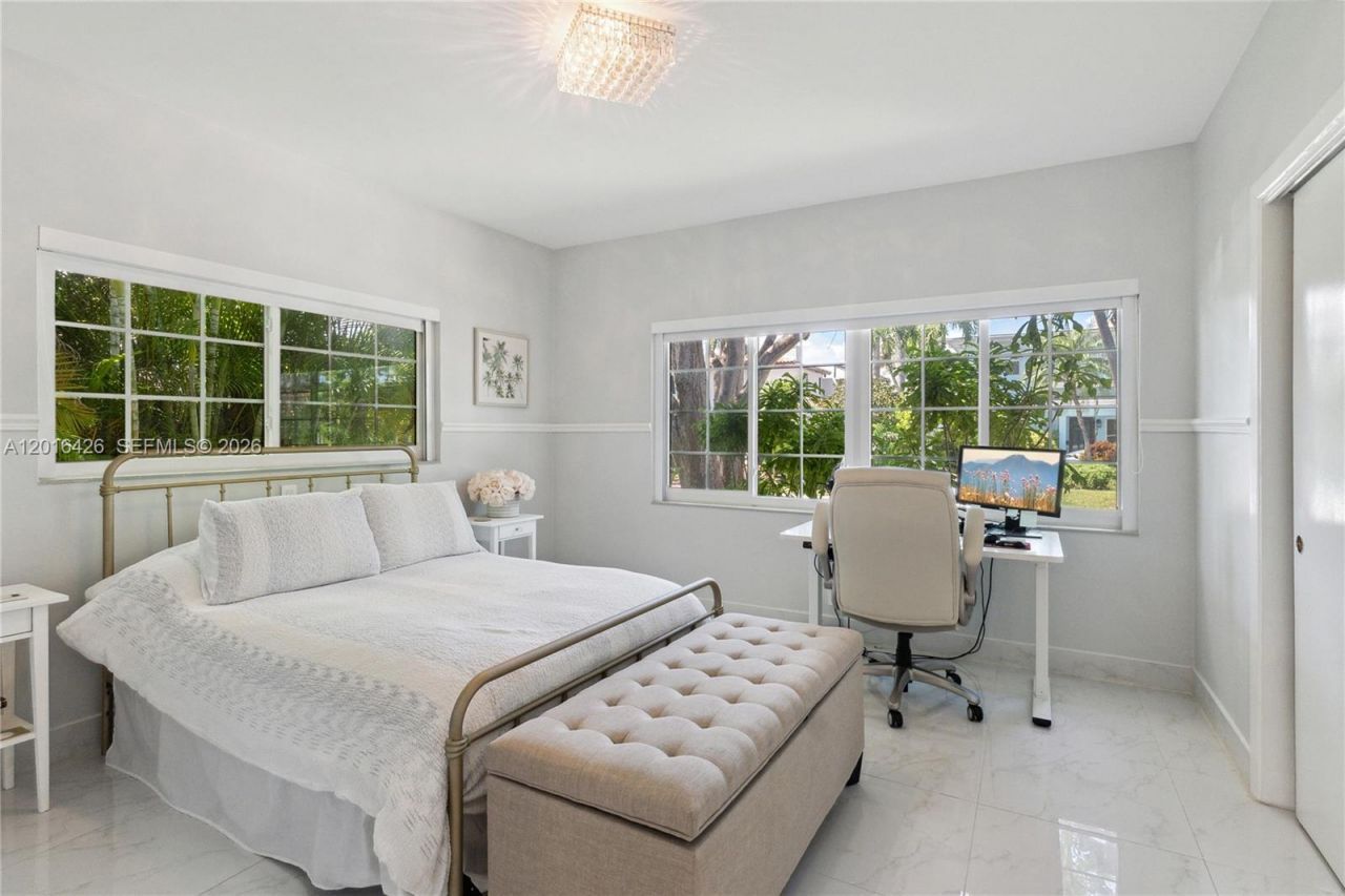 7511 Miami View Dr, North Bay Village, FL 33141 Photo