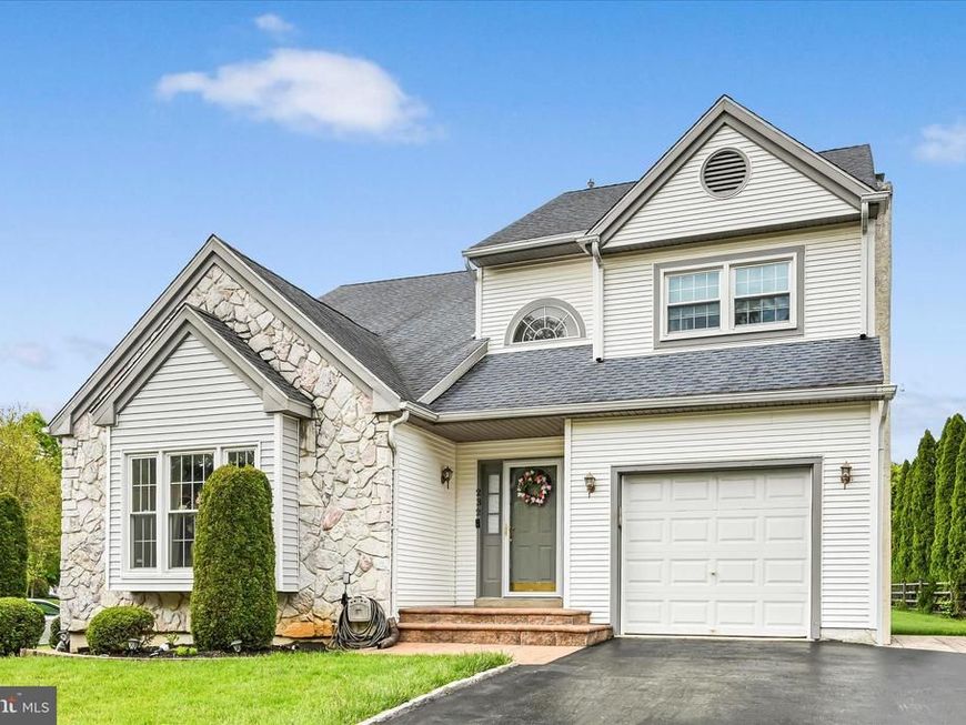 232 Beatrice Lane, Aston, PA 19014 Main Photo